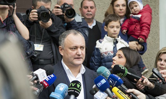 Ông Igor Dodon phát biểu sau khi trúng cử.