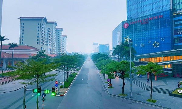 Hà Nội là một đô thị phát triển với các công trình xây dựng san sát