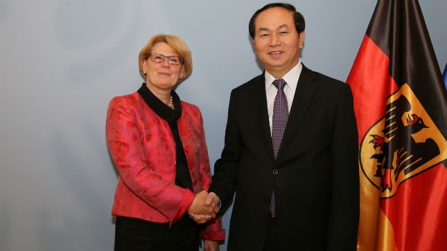 Bộ trưởng Trần Đại Quang và bà Co-ne-li-a Rô-gan G-rốt- thờ, Quốc vụ khanh Bộ Nội vụ Cộng hòa Liên bang Đức.