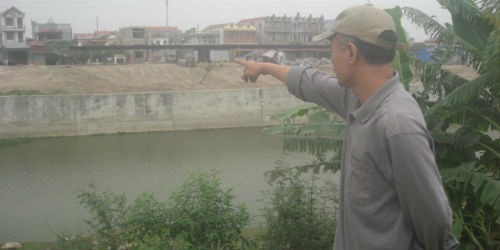 l“Giao nhầm” đất làm dự án đè lên 16.484,1m2 hành lang đê sông Ngũ Huyện Khê của xã Phù Khê và phường Đồng Kỵ.