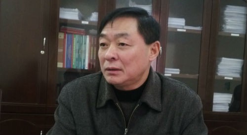 Ông Triệu Ngọc Hoan, Giám đốc Sở Tài nguyên và Môi trường Sơn La trong buổi làm việc với phóng viên.