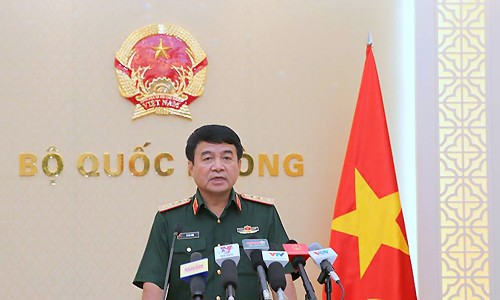 Thượng tướng Võ Văn Tuấn trong cuộc tiếp xúc báo chí chiều 24/6. Ảnh: Xuân Tuyến.
