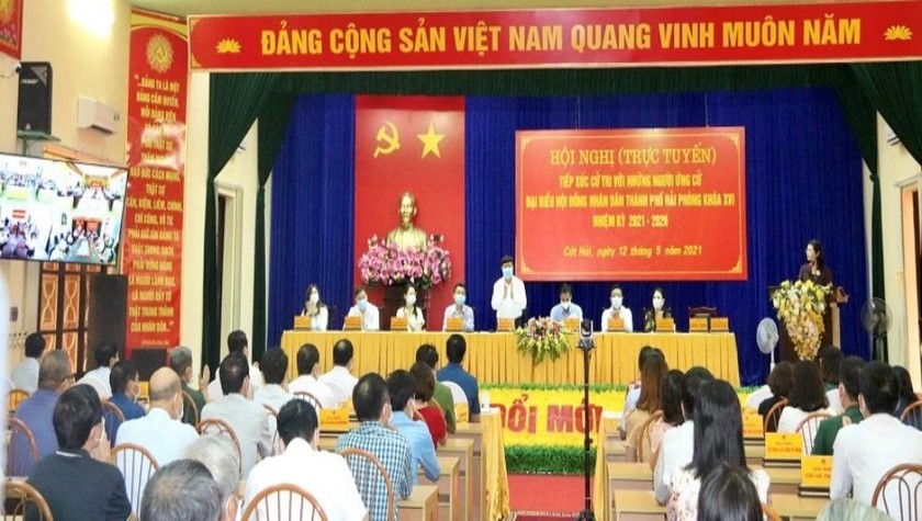Chủ tịch UBND TP Hải Phòng Nguyễn Văn Tùng tiếp xúc cử tri huyện Cát Hải.