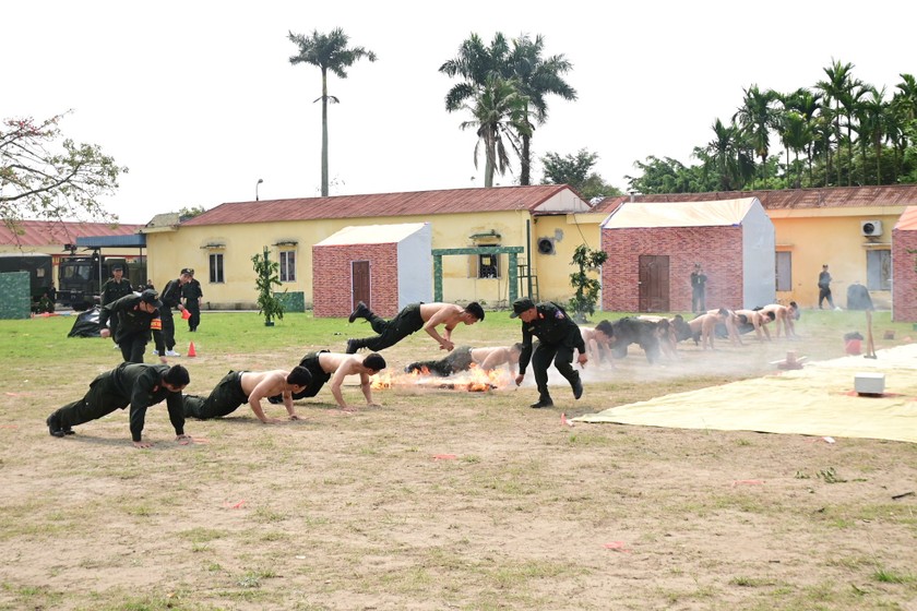 Lực lượng CSCĐ tích cực luyện tập cho Lễ kỷ niệm.