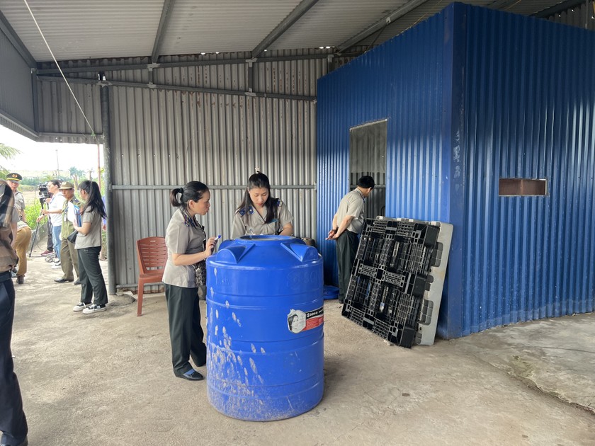 Tiến hành kiểm kê, niêm phong và di chuyển tài sản.