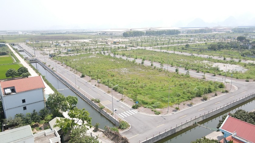 UBND thành phố Hà Nội đã dừng triển khai hoặc kiến nghị thu hồi hàng trăm dự án vốn ngoài ngân sách có sử dụng đất chậm tiến độ.