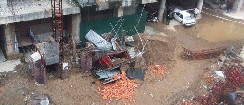 Rơi vận thăng nhà cao tầng tại Hà Nội, 2 người thiệt mạng
