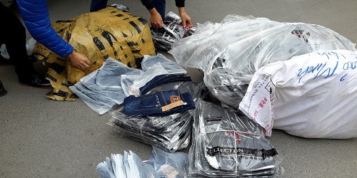 Hà Nội: 20 tấn hàng bị tạm giữ tại bến Phà Đen