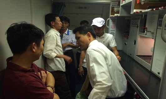 Hành khách tố bị “luộc” gần 2 giờ trên máy bay Vietnam Airlines