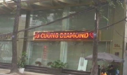 Khám xét khẩn một cửa hàng vàng Hà Nội