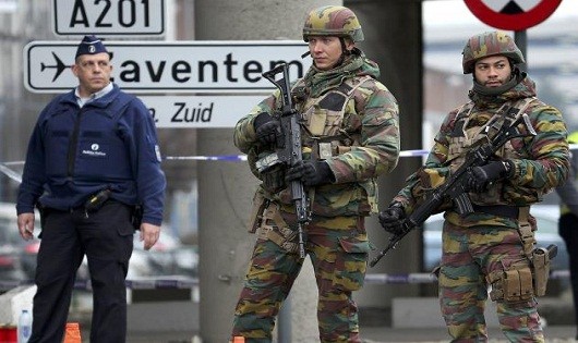 Truy bắt “kẻ thứ ba” xuất hiện trong vụ ném bom khủng bố tại Bỉ