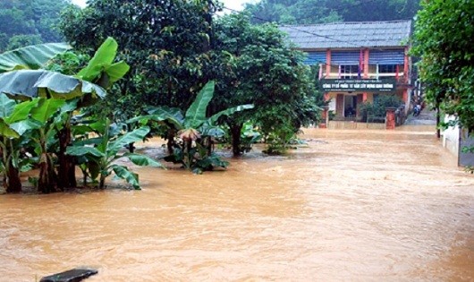 Mưa lớn gây ngập nặng tại Yên Bái, Sơn La