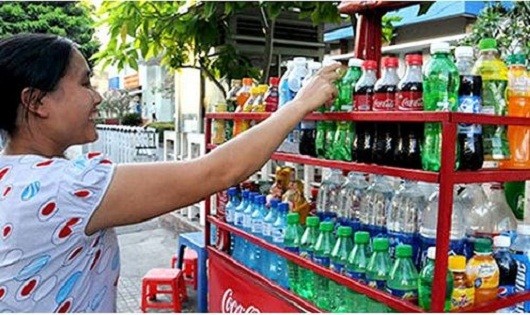 Tạm dừng lưu thông 13 sản phẩm nước uống của Coca Cola Việt Nam.