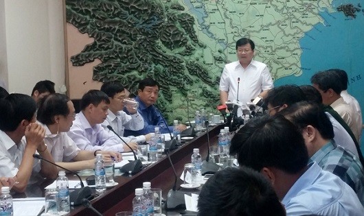Phó Thủ tướng Trịnh Đình Dũng yêu cầu các địa phương rút kinh nghiệm sâu sắc sau 2 cơn bão vừa qua để chủ động phòng chống bão số 3. (Ảnh: Vietnamnet)