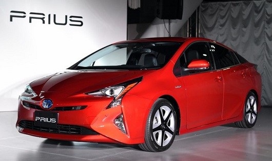Thu hồi hơn 300 nghìn xe Prius hybrid của Toyota do bị lỗi chân phanh
