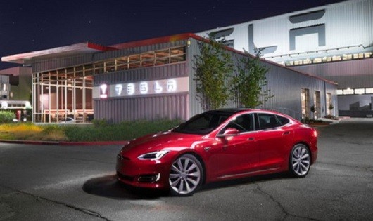 Tesla đang chiếm lĩnh thị trường xe hạng sang