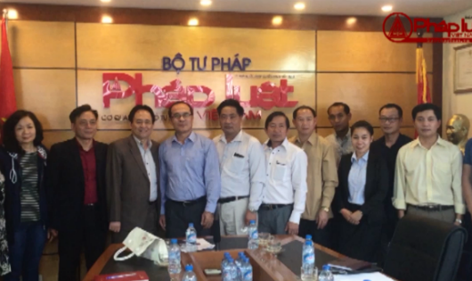 Báo Pháp luật Việt Nam làm việc với đoàn công tác Bộ Tư pháp Lào