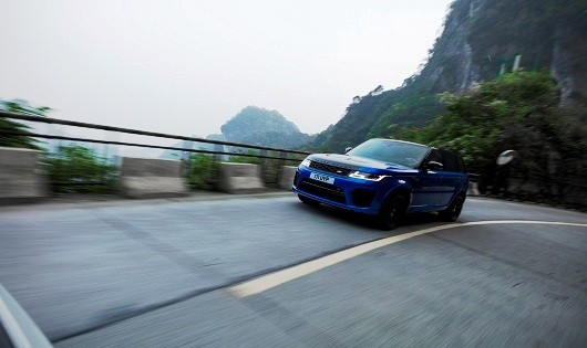 Range Rover Sport SVR xác lập kỷ lục trên cung đường núi Thiên Môn