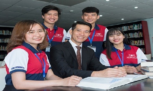 Bắt đầu từ tháng 03/2019, Trường Cao đẳng Việt Mỹ sẽ tuyển sinh ngành Dược và Điều dưỡng.