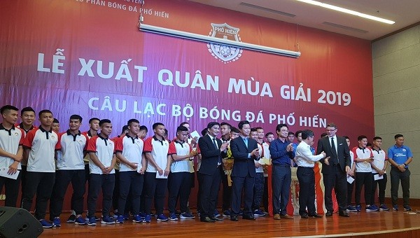 Lãnh đạo và cầu thủ Câu lạc bộ Phố Hiến đặt mục tiêu Top 5 tại Giải bóng đá hạng Nhất Quốc gia năm 2019