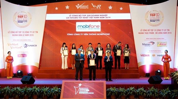 MobiFone đã vinh dự đứng thứ 25 trong danh sách của bảng xếp hạng Top 500 doanh nghiệp Việt Nam có lợi nhuận tốt nhất 2019.