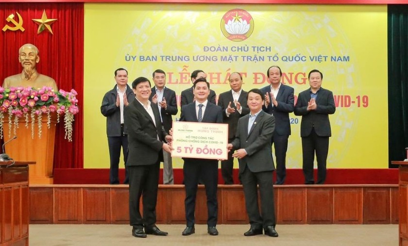 Hưng Thịnh Group trao 5 tỷ đồng ủng hộ công tác phòng, chống dịch COVID-19.