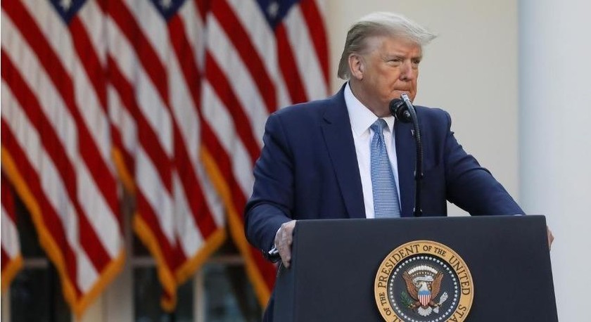 Tổng thống Hoa Kỳ Donald Trump phát biểu cuộc họp báo hàng ngày về dịch Covid-19 tại Vườn hồng Nhà Trắng, Washington, Mỹ, ngày 15/4/2020. Ảnh: Reuters.