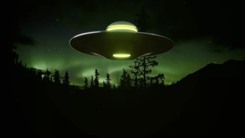 Lầu Năm góc lên tiếng về các UFO năm 2004 và 2015