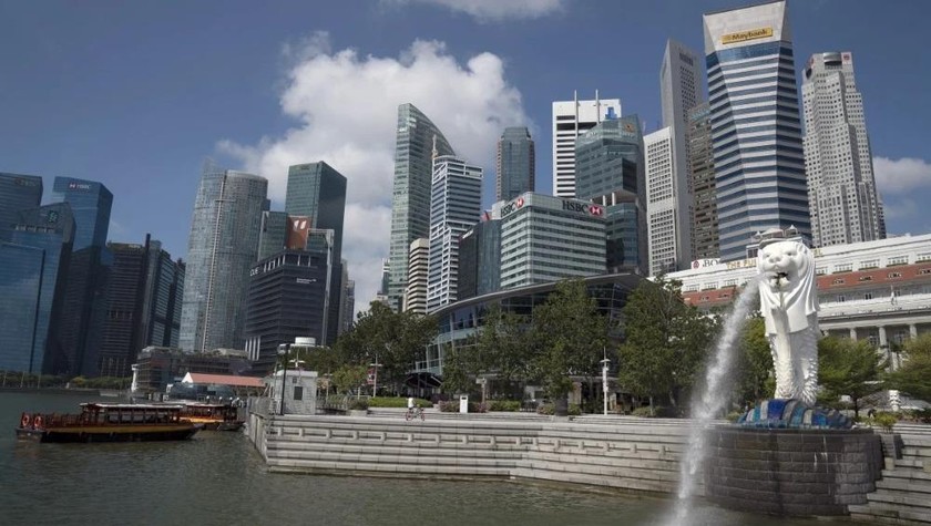 Công viên Sư tử biển Merlion vắng vẻ khi Singapore áp dụng các biện pháp hạn chế để tránh sự lây lan của virus corona. Ảnh: Bloomberg
