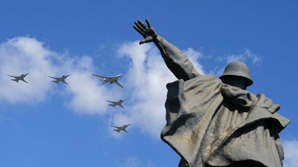 Mãn nhãn màn trình diễn của không quân Nga tại Lễ duyệt binh mừng Chiến thắng