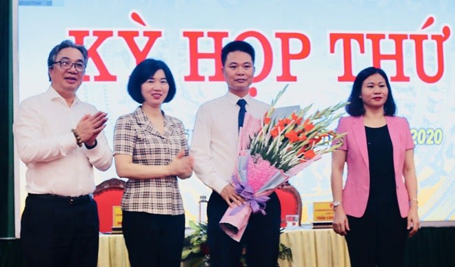 Lãnh đạo thành phố Hà Nội chúc mừng đồng chí Nguyễn Xuân Thanh.