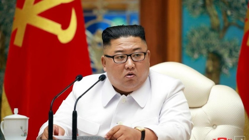 Nhà lãnh đạo Triều Tiên Kim Jong-un tổ chức một cuộc họp mở rộng khẩn cấp của Bộ Chính trị Đảng Lao động Triều Tiên. Ảnh được KCNA phát ngày 25/7.