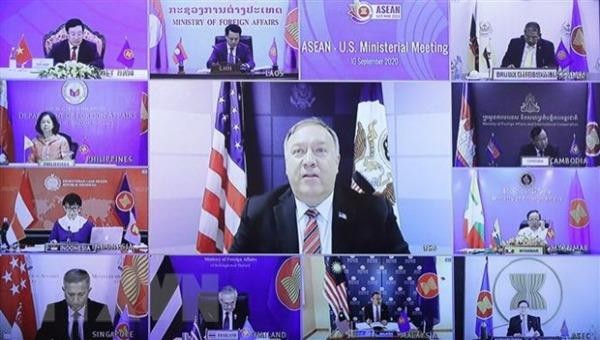 Ngoại trưởng Hoa Kỳ Mike Pompeo phát biểu tại Hội nghị Bộ trưởng Ngoại giao ASEAN-Hoa Kỳ. Ảnh: Lâm Khánh/TTXVN.