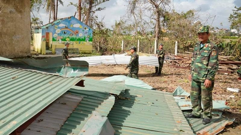 Hàng trăm trường học, cơ sở y tế của Quảng Ngãi bị hư hỏng sau bão lũ. Ảnh VGP/Quang Hiếu
