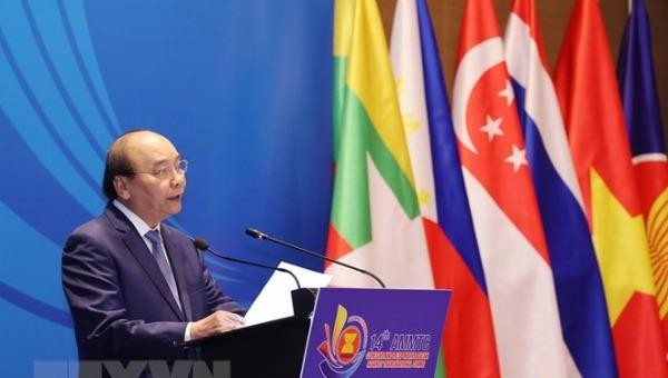 Thủ tướng Chính phủ Nguyễn Xuân Phúc dự và phát biểu chào mừng Hội nghị Bộ trưởng ASEAN về phòng, chống tội phạm xuyên quốc gia lần thứ 14. (Ảnh: TTTXVN)