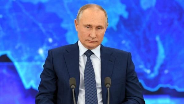 Tổng thống Nga Vladimir Putin trong cuộc họp báo cuối năm thường niên, năm nay được thực hiện bằng hình thức trực tuyến. Ảnh: Mikhail Klimentyev / Tass