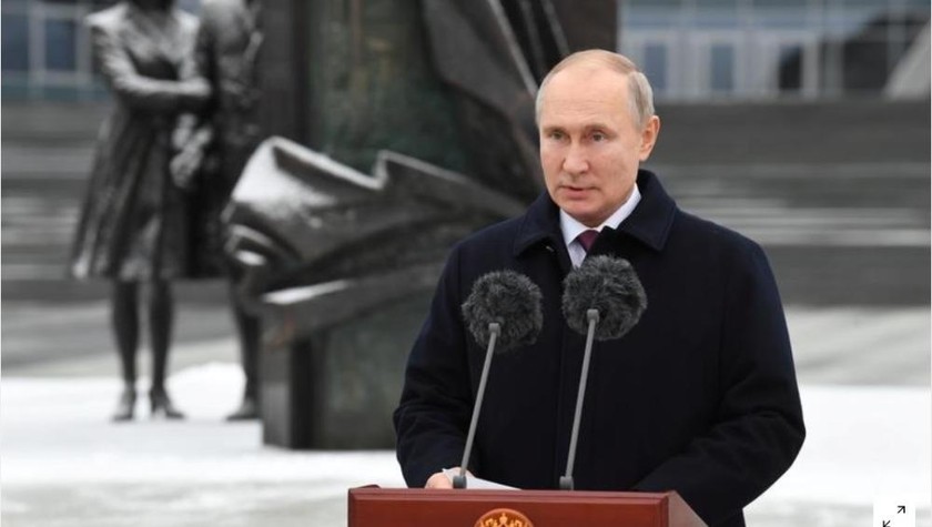Tổng thống Nga Vladimir Putin phát biểu trong buổi lễ kỉ niệm Ngày của nhân viên Cơ quan An ninh Nga, tại trụ sở Cơ quan Tình báo đối ngoại, ngày 20/12/2020. Ảnh: Sputnik
