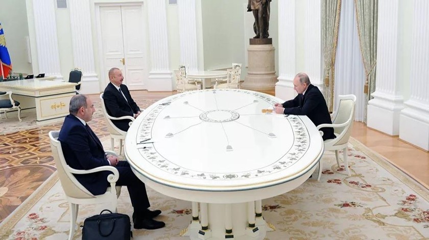 Tổng thống Nga Vladimir Putin, Thủ tướng Armenia Nikol Pashinyan và Tổng thống Azerbaijan Ilham Aliyev. Ảnh: Sputnik/Mikhail Klimentiev