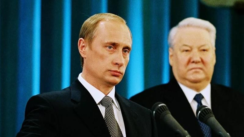 Ông V.Putin (trái) và ông B.Yeltsin (phải). Ảnh: Sputnik.