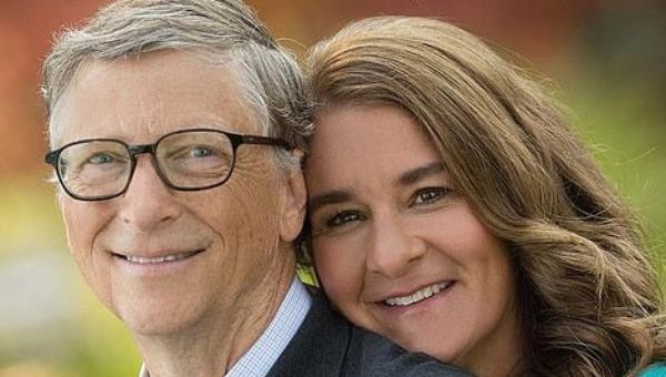 Tỷ phú Bill Gates và vợ Melanie đã thông báo ly hôn sau 27 năm chung sống.