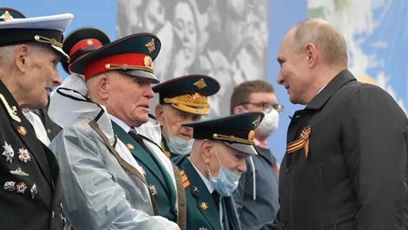 Tổng thống Nga Putin chúc mừng các cựu chiến binh nhân kỷ niệm Ngày Chiến thắng.