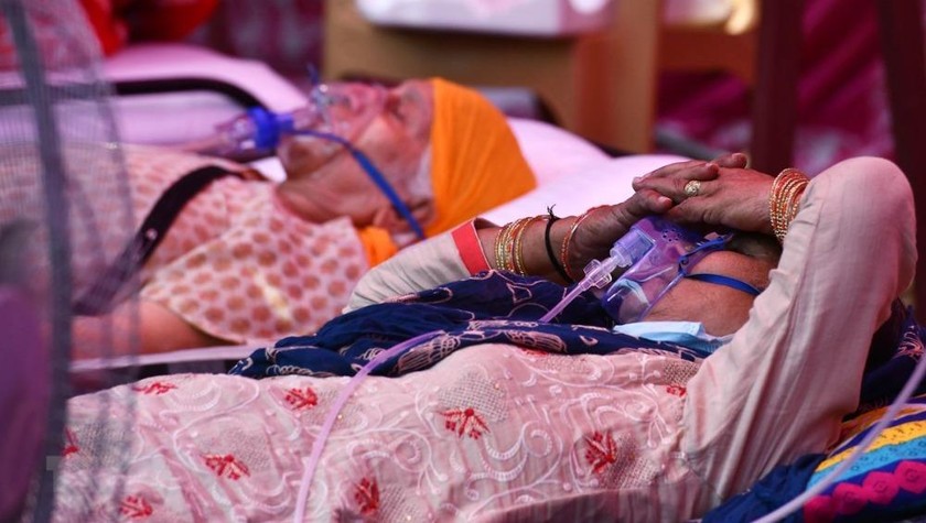 Ấn Độ với hơn 22,29 triệu ca mắc và hơn 242.300 ca tử vong, hiện đang là tâm dịch bệnh thế giới này vẫn ghi nhận hàng trăm nghìn ca mắc mới.