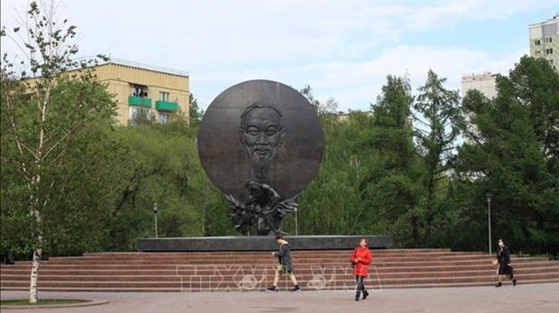 Tượng đài Chủ tịch Hồ Chí Minh ở thủ đô Moskva, Liên bang Nga. (Ảnh: TTXVN)