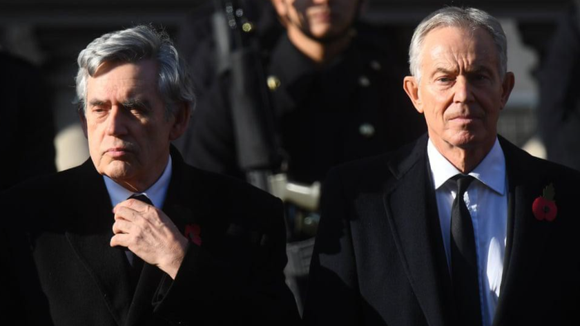 Hai cựu Thủ tướng Anh Gordon Brown (trái) và Tony Blair cùng ký thư gửi nhóm G7.
