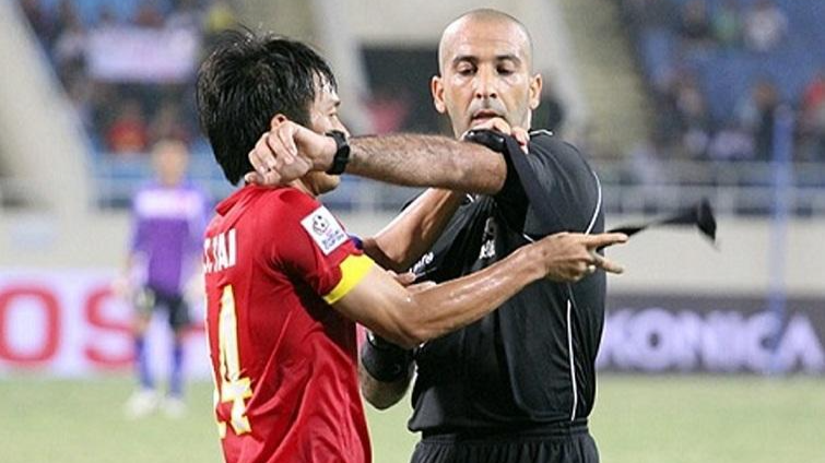 Trọng tài Ali Sabah Adday Al-Qaysi (Iraq)sẽ cầm còi trận "chung kết" bảng G giữa U.A.E và ĐT Việt Nam.