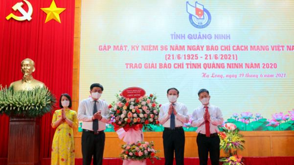 Hội Nhà báo tỉnh Quảng Ninh long trọng tổ chức lễ kỷ niệm 96 năm ngày Báo chí Cách mạng Việt Nam 21/6 (1925-2021) và trao Giải Báo chí Quảng Ninh năm 2020.