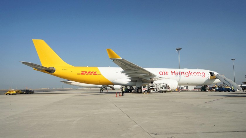 DHL Express đầu tư chuyến bay riêng bằng dòng máy bay Airbus A330 để chuyên chở hàng hóa trực tiếp từ Trung tâm Trung chuyển châu Á của DHL Express tại Hồng Kông đến TP. Hồ Chí Minh và ngược lại.