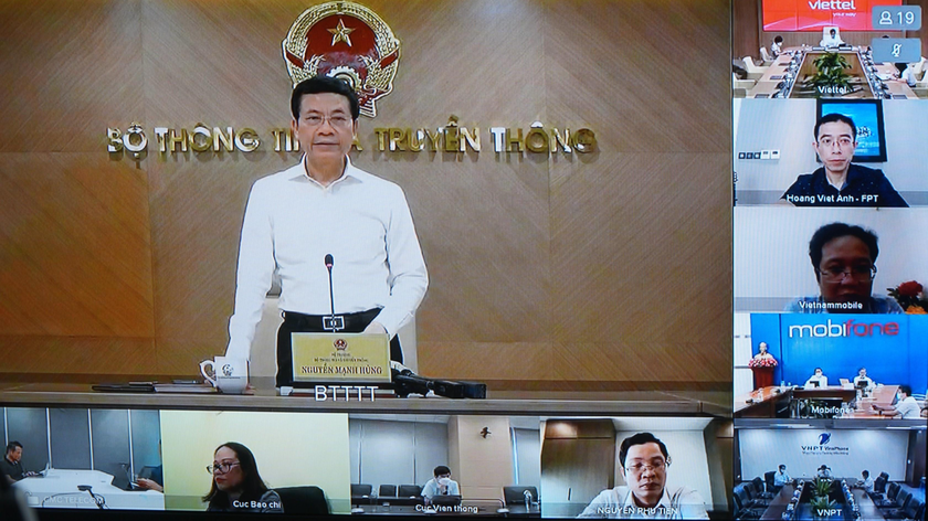Bộ trưởng Bộ Thông tin và Truyền thông Nguyễn Mạnh Hùng phát biểu tại cuộc họp trực tuyến chiều 2/8.