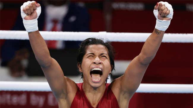 Vận động viên Ấn Độ Lovlina Borgohain giành Huy chương đồng môn quyền anh nữ tại Thế vận hội Tokyo 2020.