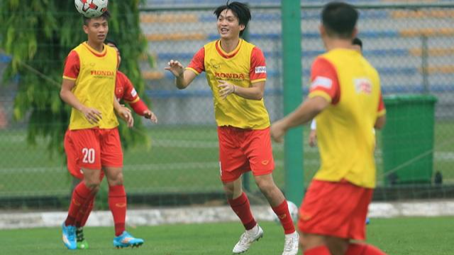 Tiền vệ Tuấn Anh trở lại tập luyện cùng các đồng đội tại ĐT Việt Nam 